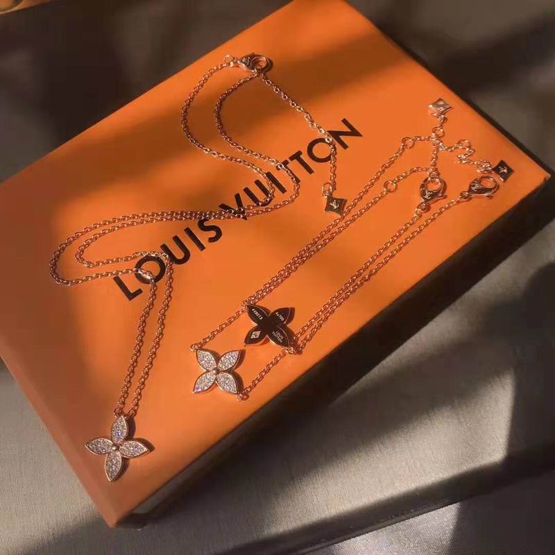 LV Necklace 03lyr601